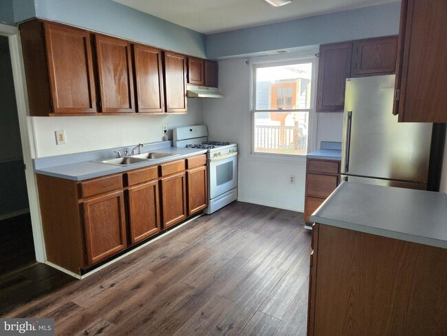 Primary Photo - 500 N Marshall St