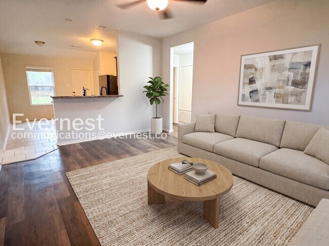 Building Photo - 3 Bed/2 Bath Home with Fenced Yard & Garage / Vouchers Accepted / Available Now!