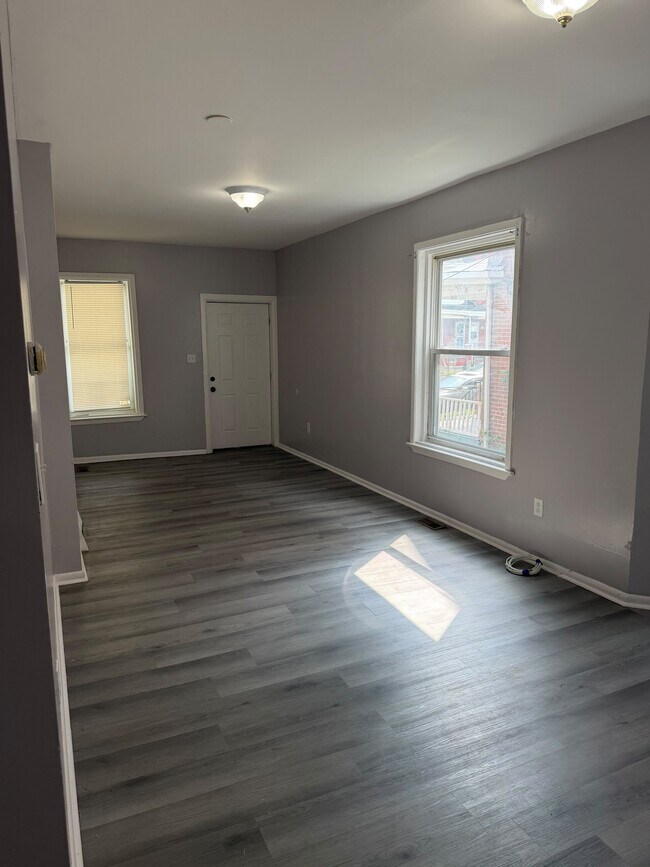Building Photo - 251 Highland Ave