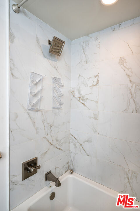 Building Photo - 1070 S Bedford St