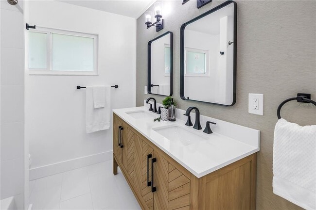 Building Photo - 6161 35th Ave N