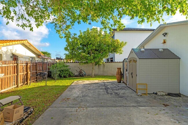 Building Photo - 10364 SW 6th St