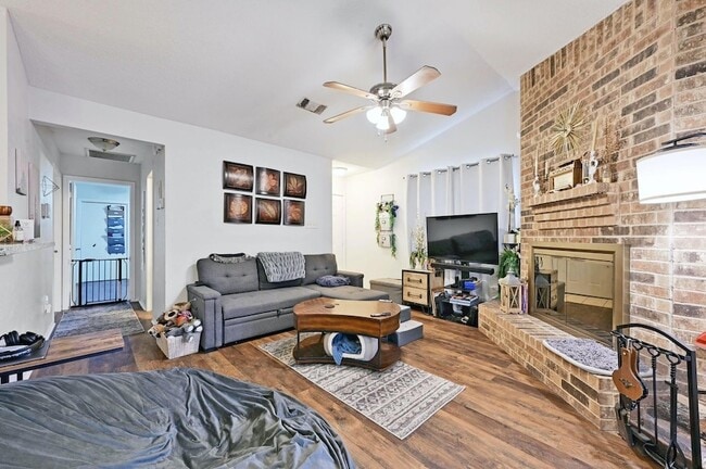 Building Photo - 2503 Howellwood Wy