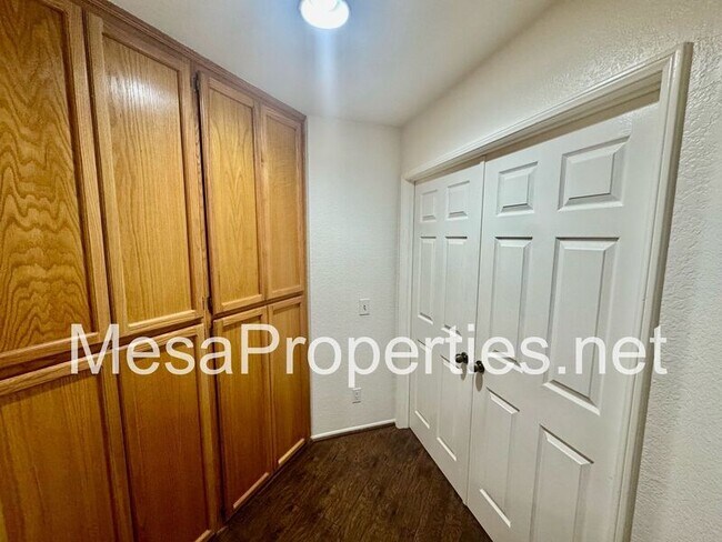Building Photo - 1488 Poppy Ave