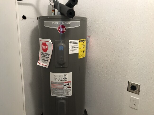 Building Photo - beautiful just remodeled home in Jones Creek. Move In Ready!