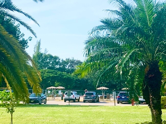 Building Photo - 315 Camden M