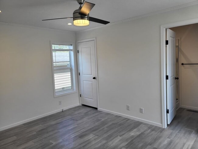 Building Photo - 140 Flamingo Dr