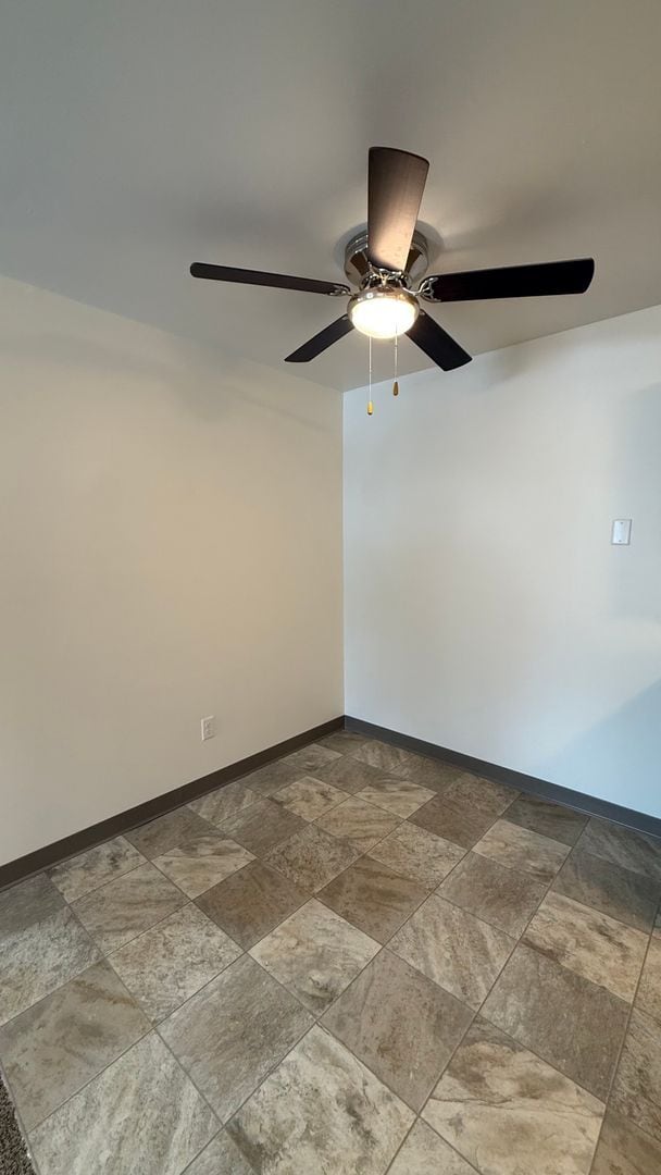 Building Photo - Lower 2-Bedroom | Heat Included & Fully Renovated