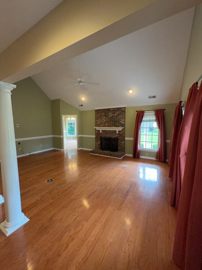 Building Photo - 211 Bethesda Ct