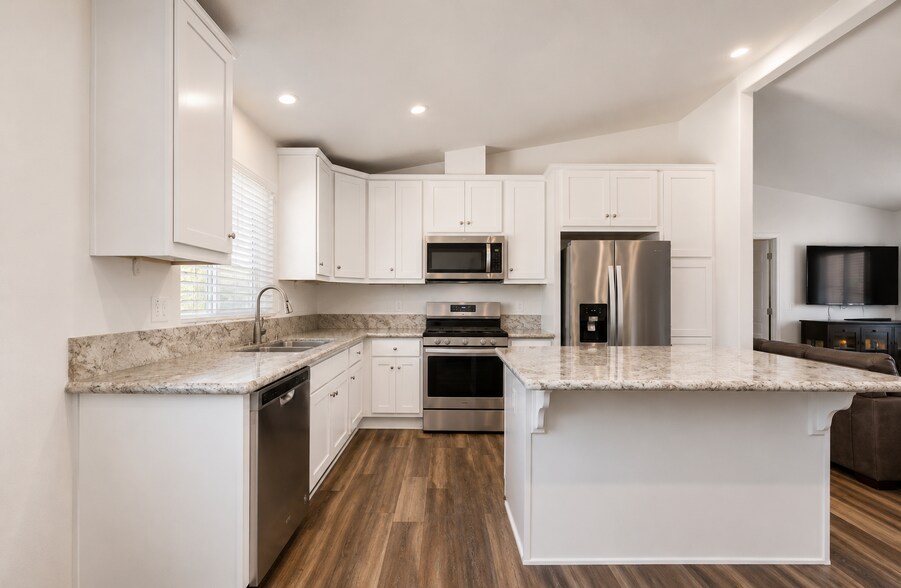 Building Photo - 2605 1/2 Kauana Loa Dr