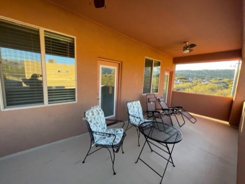 Building Photo - 4261 N Red Sun Pl