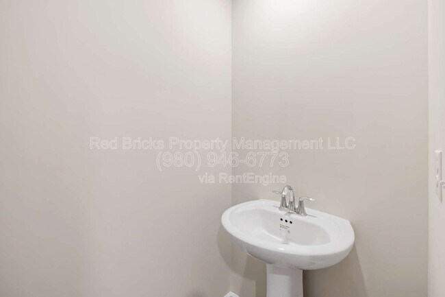 Building Photo - 10154 Chatham Run Ln