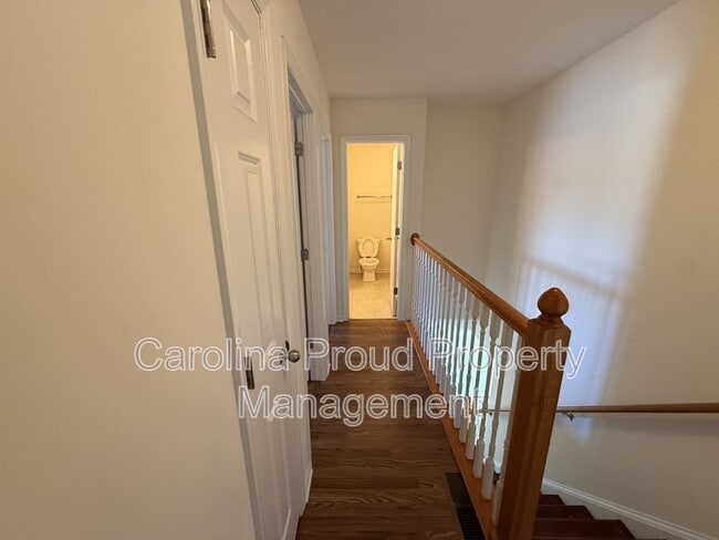 Building Photo - 4033 Cobblestone Dr