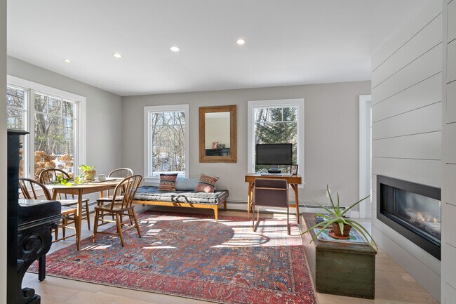 Building Photo - 44 Eagles Ln