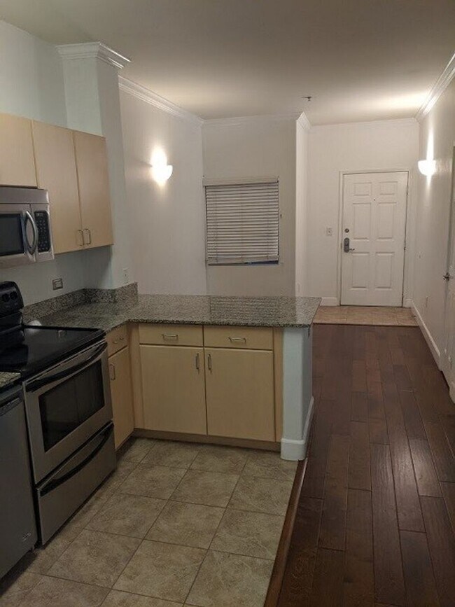 Building Photo - 2 Bed/2 Bath Condo in Downtown San Diego