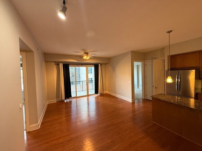 Building Photo - 4620 Piedmont Row Dr