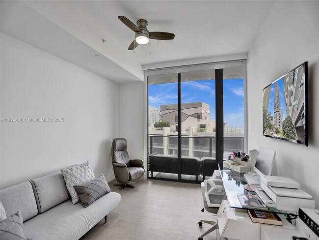 Building Photo - 1000 Brickell Plaza