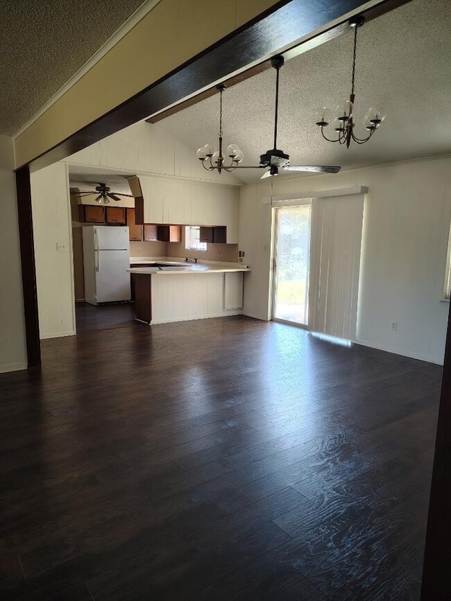 Building Photo - 126 Deerbrook