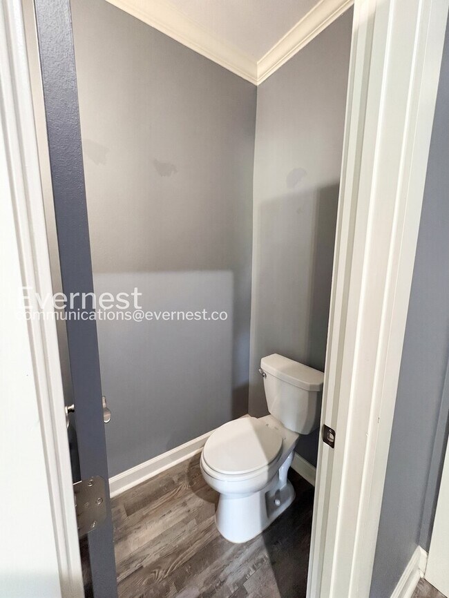 Building Photo - 4-Bed/3.5Bath Home/Available Now!