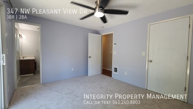 Building Photo - 347 NW Pleasant View Dr