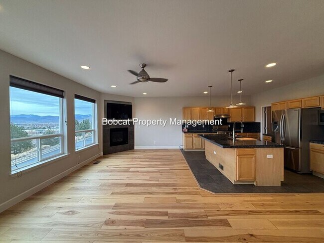 Building Photo - 1320 Thompson St