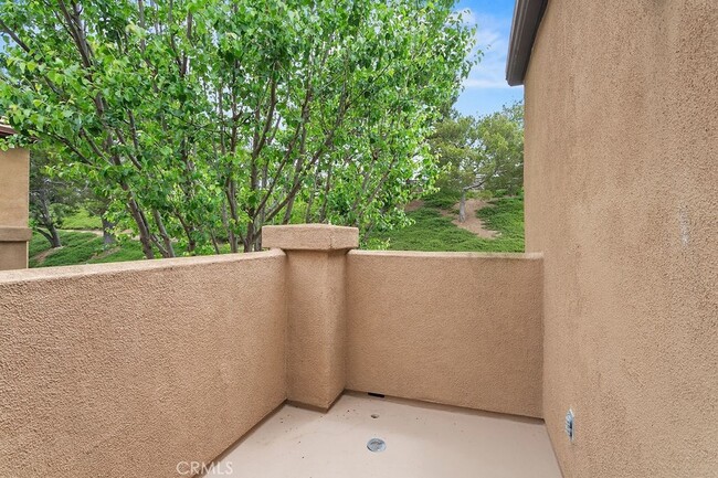 Building Photo - 9 Silvertide Dr