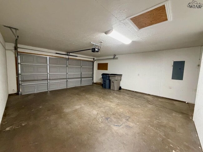 Building Photo - 5440 Carlson St