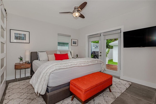 Building Photo - 3321 NE 18th St