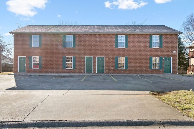 Building Photo - 3847 Jockey Dr