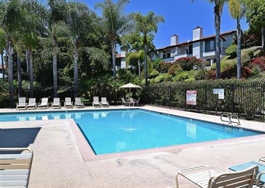 Building Photo - Charter Point Condo, 3 bedrooms, 3 baths !