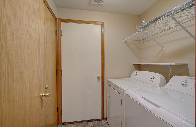 Building Photo - 3bd 2ba Ranch Style Home in North Salmon Creek - Avail Now!