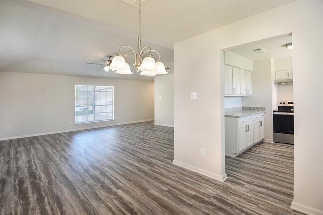 Building Photo - 4615 Roserock Ln