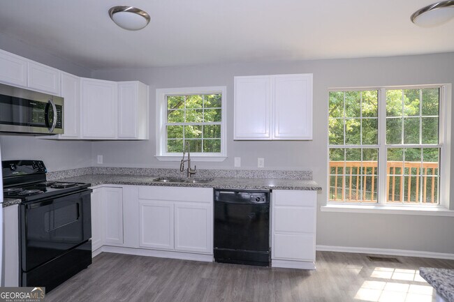Building Photo - 3043 Saddle Creek Dr