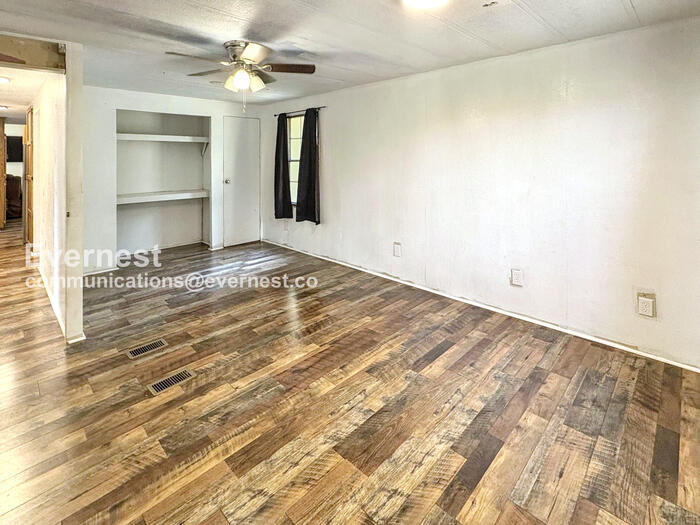 Building Photo - 141 Gordon Dr