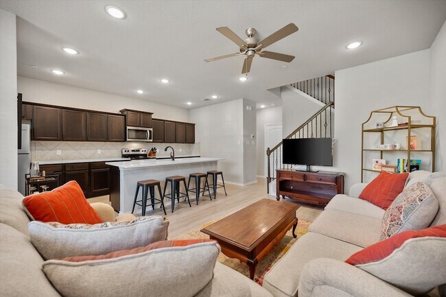 Building Photo - 3500 Brentwood Dr