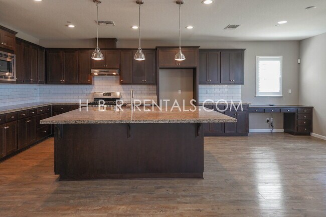 Building Photo - 906 River Bend Dr