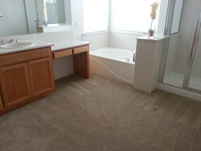 Building Photo - Lovely 5 bedroom Antioch Home