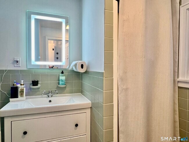 Building Photo - 624 Vineyard Point Rd