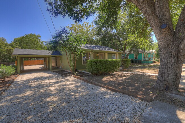 Building Photo - 1017 W Martin Luther King Dr