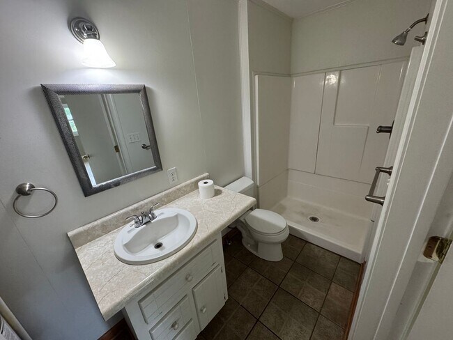Building Photo - 2703 Lakeridge Cir NW