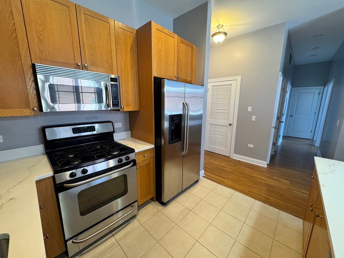 Building Photo - 4814 N Damen Ave