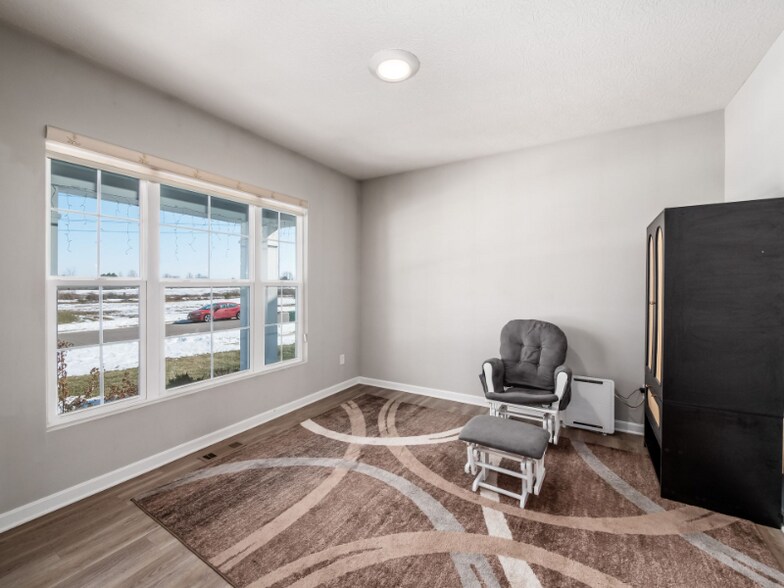 Building Photo - 127 Silver Pne Ln