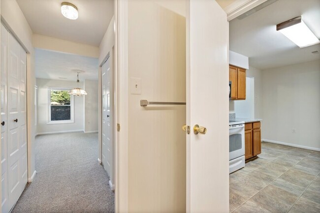 Building Photo - 7511 Belle Grae Dr