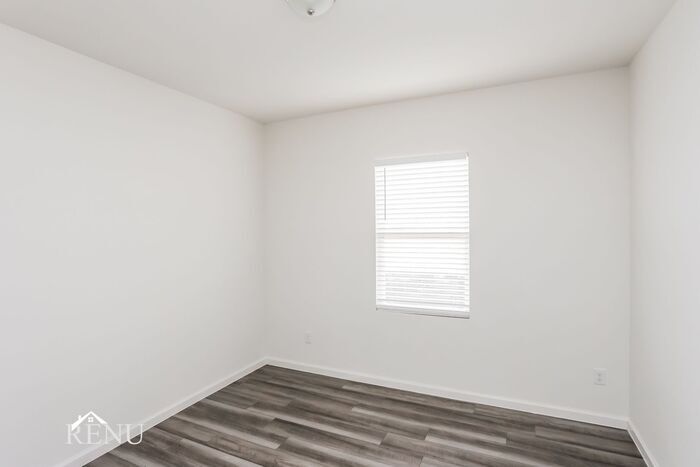 Building Photo - 6016 Mojave Dr