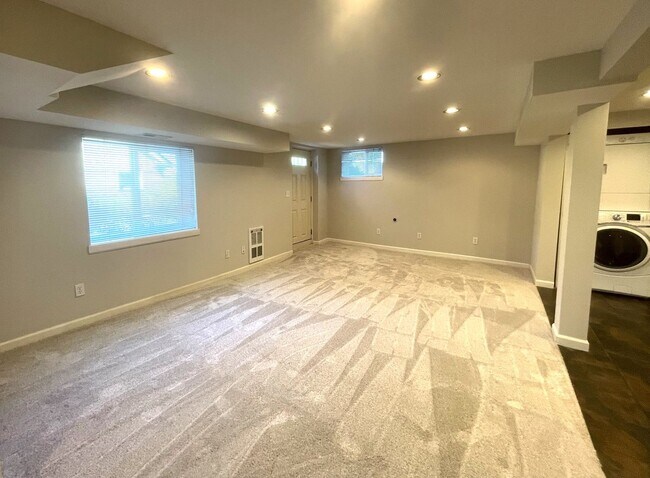 Building Photo - 4725 35th Ave SW