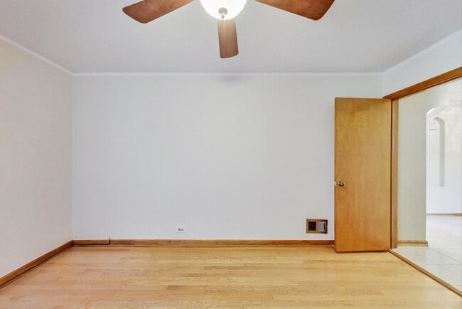 Building Photo - 5644 N Meade Ave