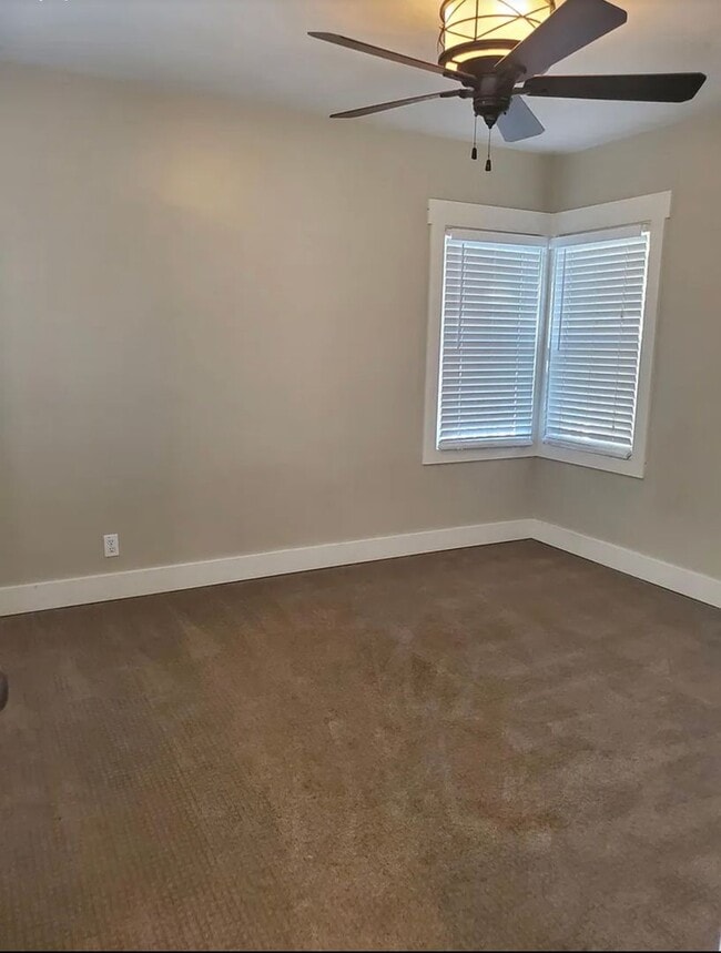 Building Photo - Charming 3-Bed, 2-Bath Home with Oversized...