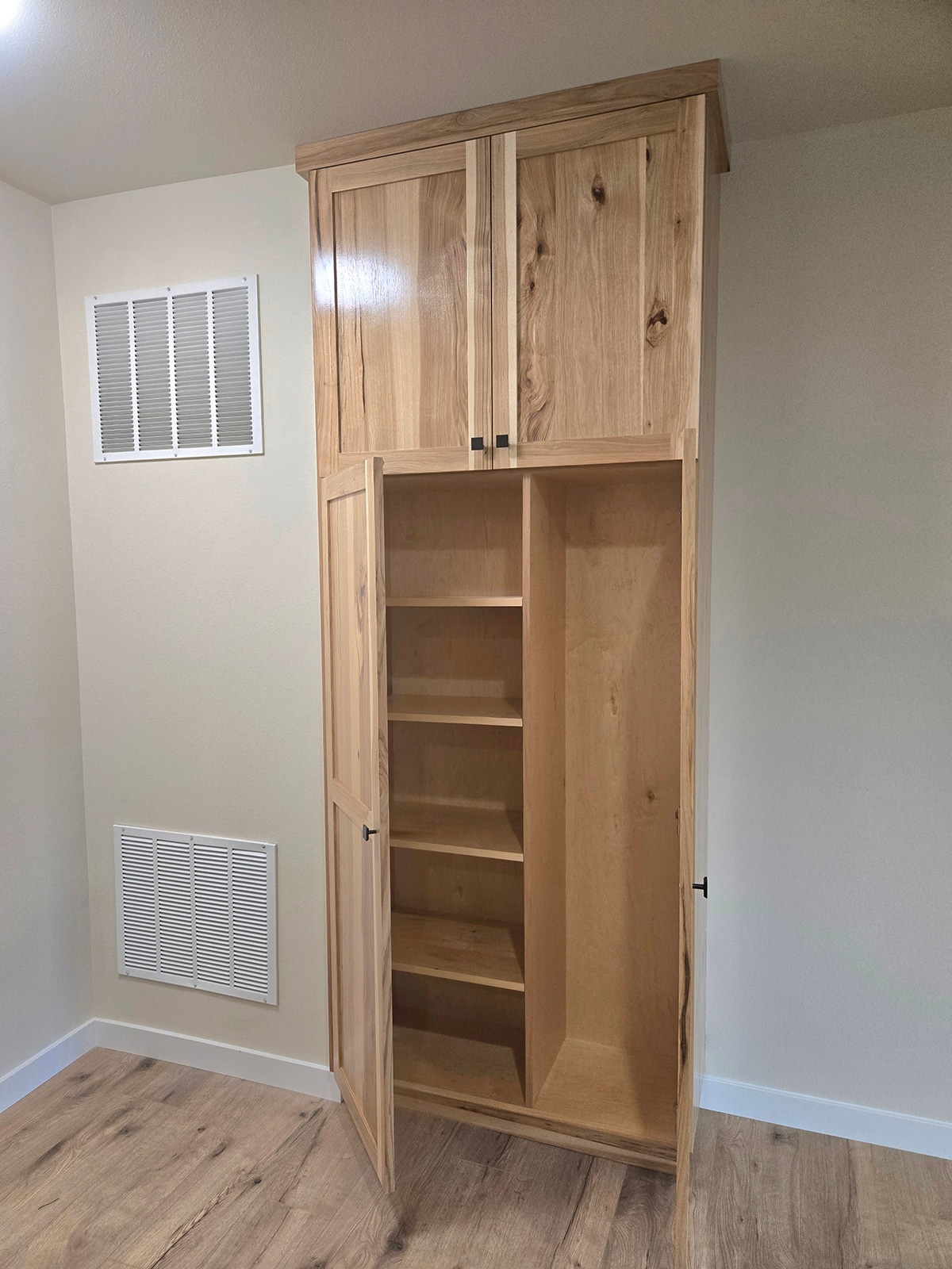 Hickory Cabinets - 1408 Edington Ave