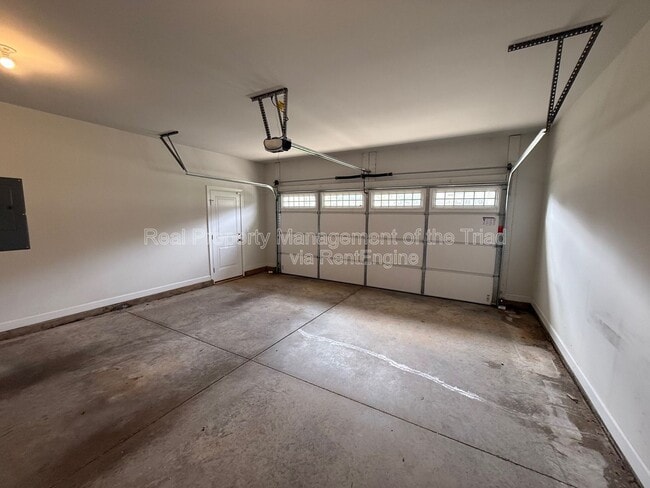 Building Photo - 5506 Glad Acres Rd