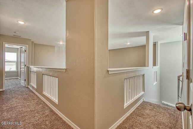 Building Photo - 14945 Tierra Haven Ave